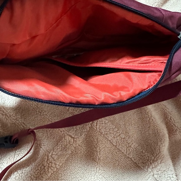 Patagonia Atom Sling - Picture 7 of 10